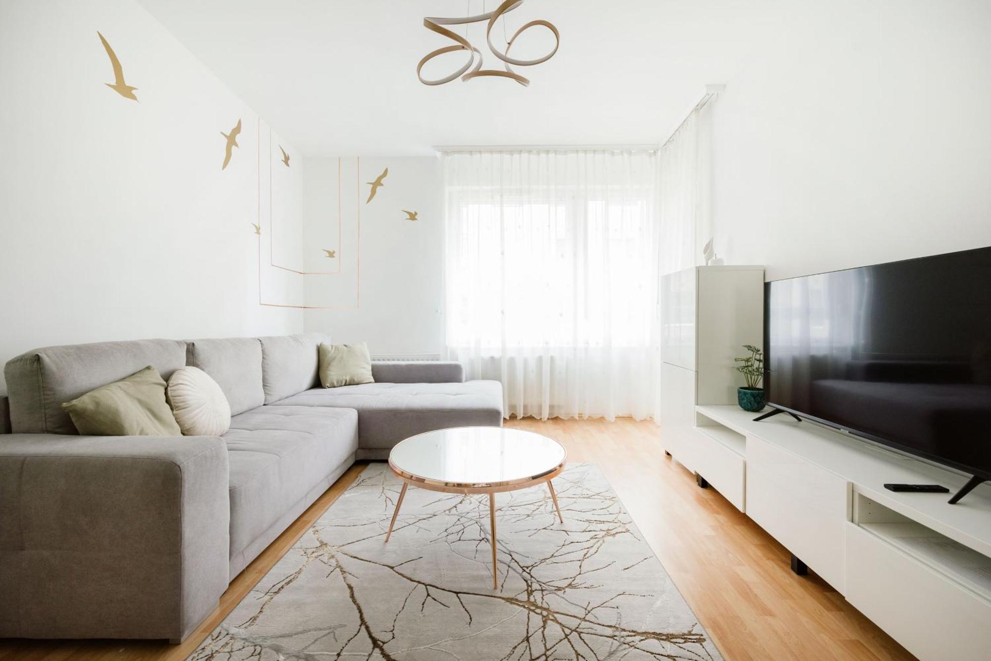 Modern Two-Bedroom Apartment With Free Parking Boedapest Buitenkant foto