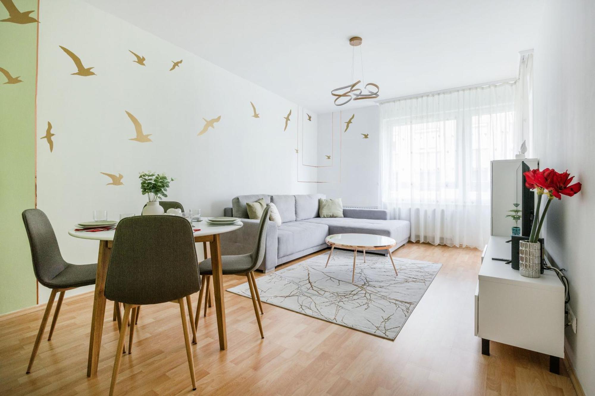 Modern Two-Bedroom Apartment With Free Parking Boedapest Buitenkant foto