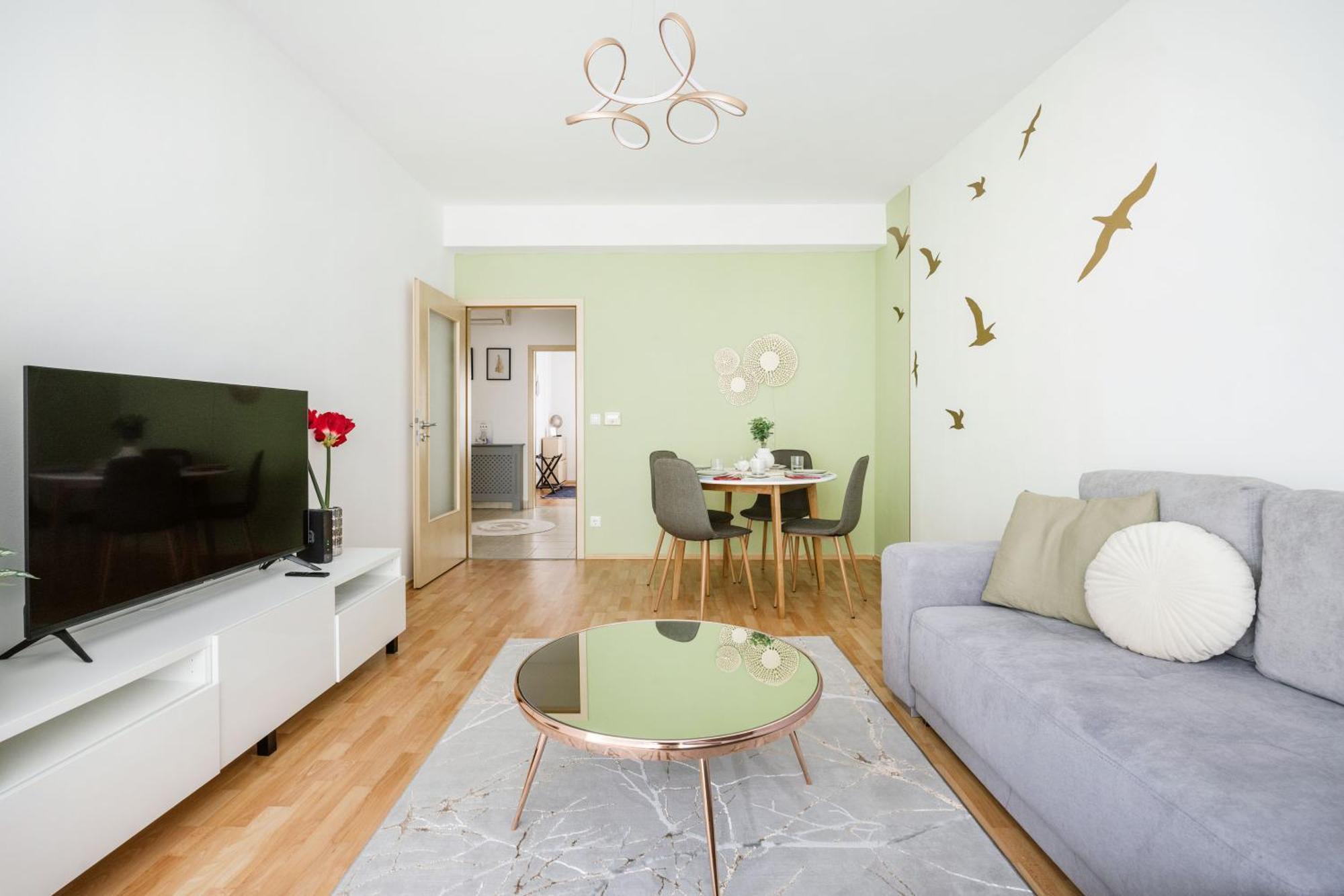 Modern Two-Bedroom Apartment With Free Parking Boedapest Buitenkant foto