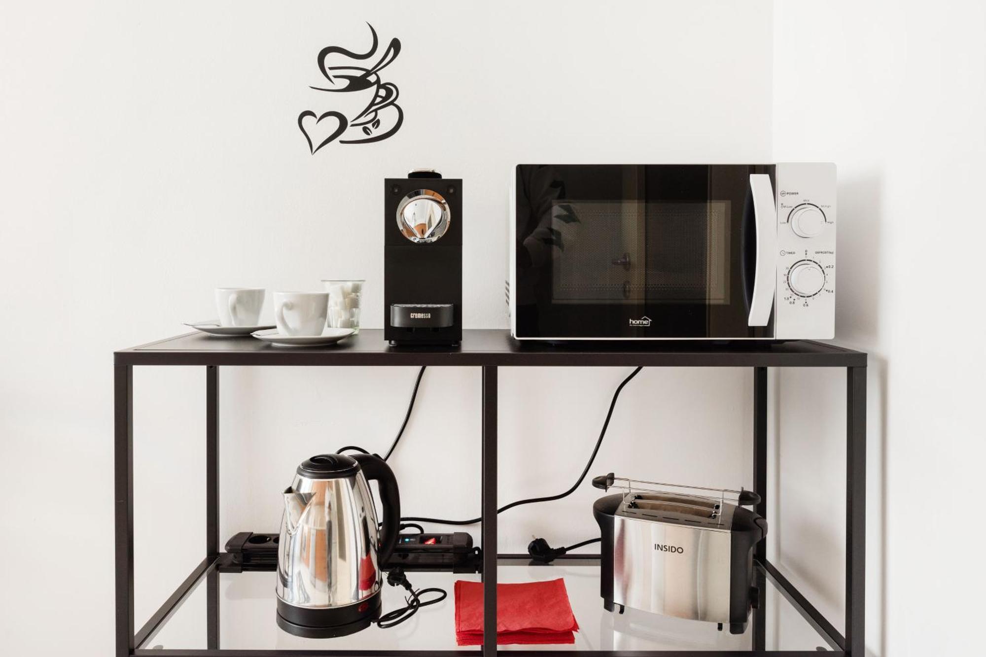 Modern Two-Bedroom Apartment With Free Parking Boedapest Buitenkant foto